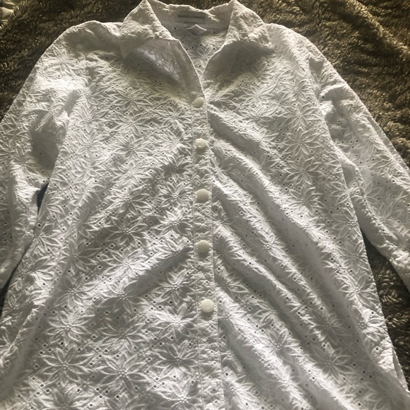 Draper and Damon’s eyelet blouse - Picture 5 of 13